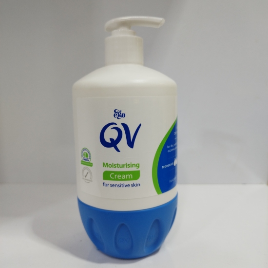 کرم مرطوب کننده و آبرسان QV کرم مرطوب کننده و آبرسان QV